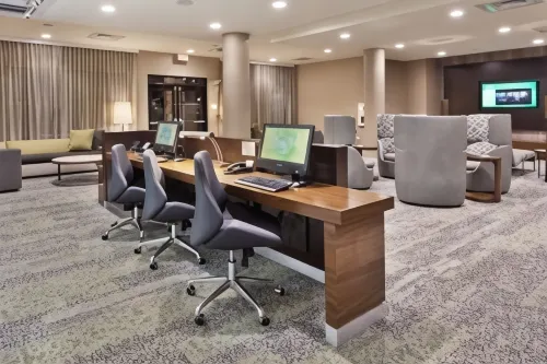 Courtyard by Marriott Irving Las Colinas - Barer