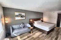 Radisson Hotel Detroit Metro Airport - Pools