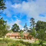 Uyuca Vista Family Villa - parking