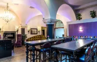Banken Hotel - 4-Star