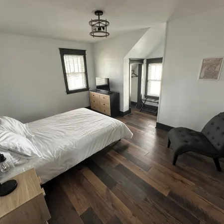 Spacious 5Br • Walk to Main St