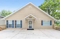 Spacious LF Home-Million Dollar Views with 26 Foot Slip, Kayaks, Sups and More! - 4 tähden
