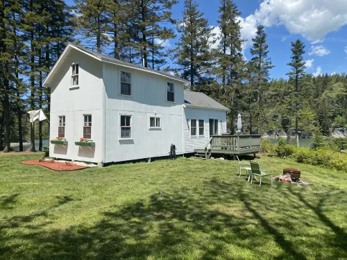 Cove Cottage: Quietly Nestled Between The Pines Of Tranquil Seavey Cove - Wifi