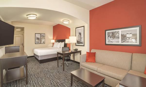 La Quinta Inn & Suites by Wyndham Smyrna TN - Nashville