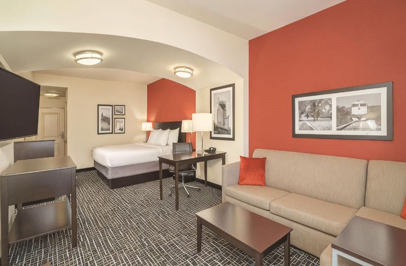 La Quinta Inn & Suites by Wyndham Smyrna TN - Nashville
