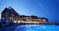 Lighthouse Golf & Spa Hotel - Mineral Pools, All Inclusive & Beach Access - parking