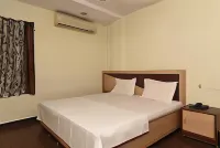 Hotel SriBalaji Hotels near येसंना जयमे मिनिस्ट्रीज़