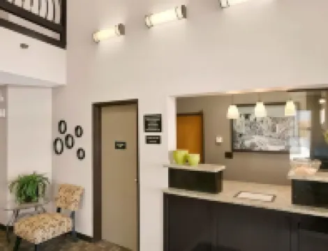 Super 8 by Wyndham Strafford/Springfield Area