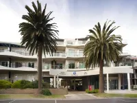 The Waves Apartments - parking