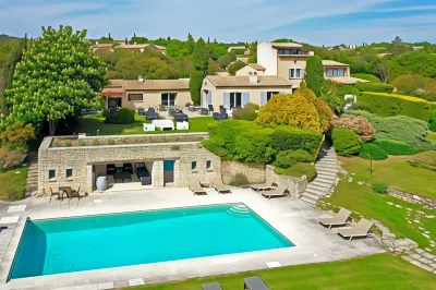 Domaine de l'Enclos Hotels in Gordes