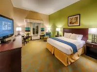 Holiday Inn Express & Suites Red Bluff-South Redding Area