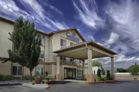 Comfort Inn & Suites Airport Convention Center