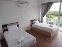 YYK Townhouse Ξενοδοχεία στην πόλη Nakhon Chai Si