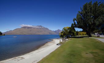Queenstown House Lakeside