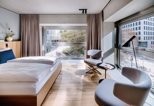 더 플래그 웨스트 M 로비