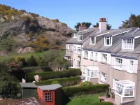 Marine Hotel Hotels in Garndolbenmaen