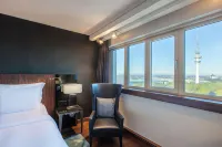 Radisson Blu Hotel, Hamburg Hotels near MSH Medical School Hamburg – University of Applied Sciences and Medical University