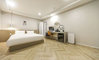 Yeongcheon Hotel Shop