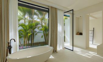 Calamus - Tropical Minimalistic Villa in Bali