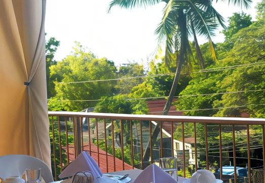 루나 오슬로브 트래블러 인 외관