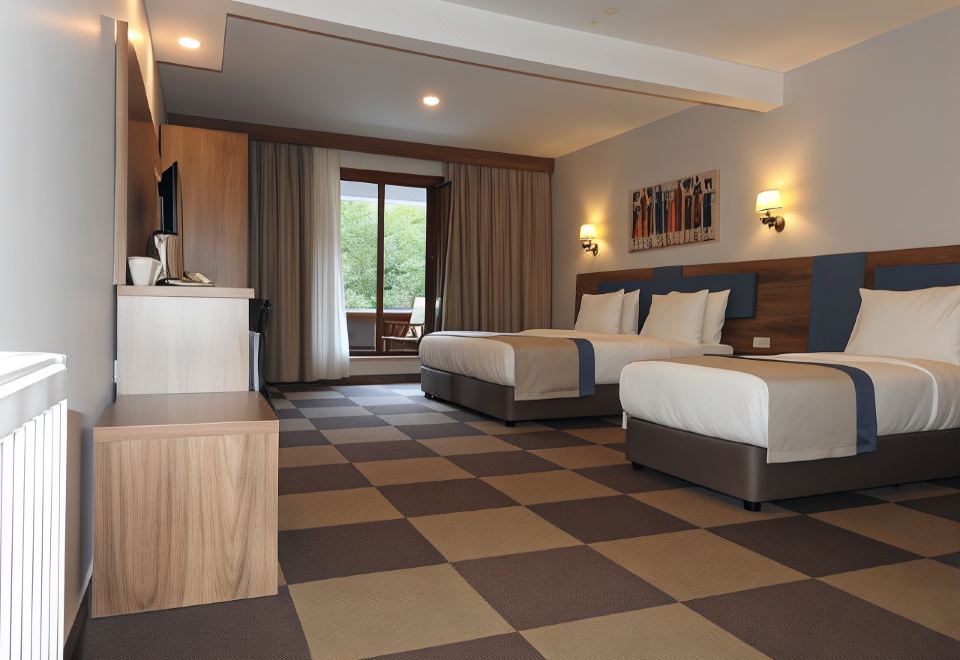Feel & Live Hotel Villas Restaurant - Housity