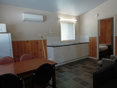 Deluxe Room, Non Smoking, Kitchen (Deluxe 2 Bdrm Cabin)