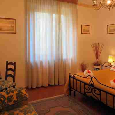 Villa Sant’Uberto Country Inn Rooms