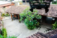 Griya Gribig Guest House Mitra RedDoorz Hotel dekat Masjid Nurul Ilmi Kampus 2 Universitas Negeri Malang