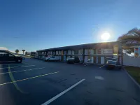克里斯特爾裏弗戴斯酒店 - 停車場