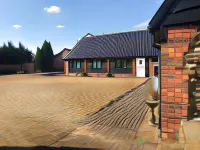 Hunt House Quarters Hotels in Crick