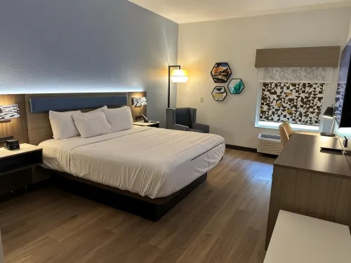La Quinta Inn & Suites by Wyndham Macon West Hotels in Bibb County