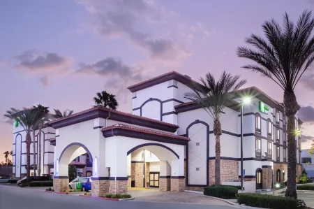 Holiday Inn Express & Suites Ontario Airport