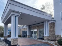 Comfort Inn & Suites Saratoga Springs Hotels in Wilton