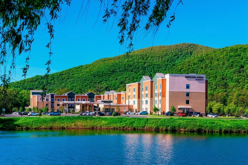 菲什基爾SpringHill Suites飯店