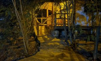 Songbird Safari Lodge & Campsite
