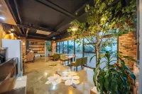 Blue (Blue Road Town Pension) - موقف سيارات