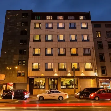 Hotel Lumière an der Messe Отели рядом с достопримечательностью «Паульскирхе»