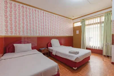 Seruni Guest House Near Alun Alun Lembang Mitra RedDoorz Hotel di Lembang