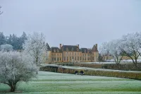 Château de La Rivière Hotels in Manou