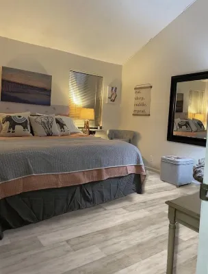 NEWLY RENOVATED Island Condo- All new kitchen, floors, upgrades and appliances