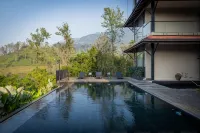 Flora Vythiri Resort - Infinity Pools