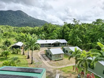 丹特里峯生態住宿山林小屋
