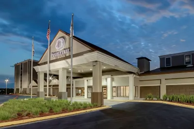 DoubleTree by Hilton Harrisonburg Hotels near Office of Student Accountability and Restorative Practices
