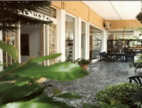 Ilis Hotel