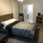 Private Studio Style Getaway Steps From The Beach. Hoteles en Port Orange