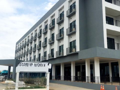 โรงแรม เดอะ เนส