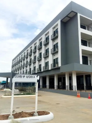The Nest Hotel Phichit Hotels near Phichit Provincial Museum