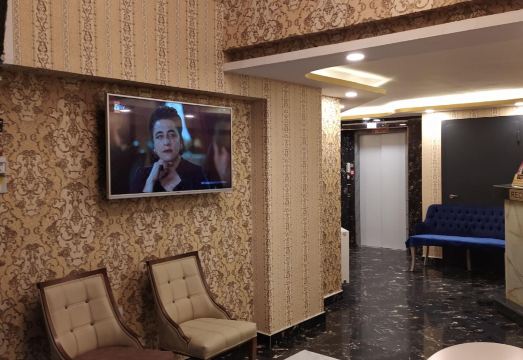 아크데니즈 반 오텔