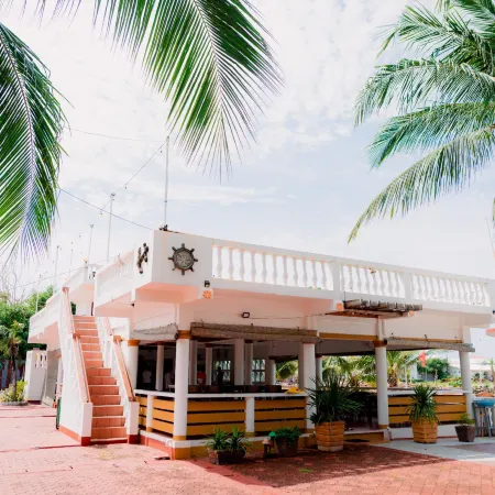Cris Del Mar Resort