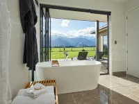Glenburn Coastal Retreat Hotels in Hapuku